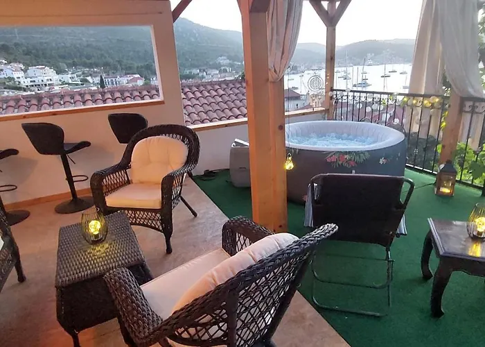 Panoramic View With Jacuzzi Vis