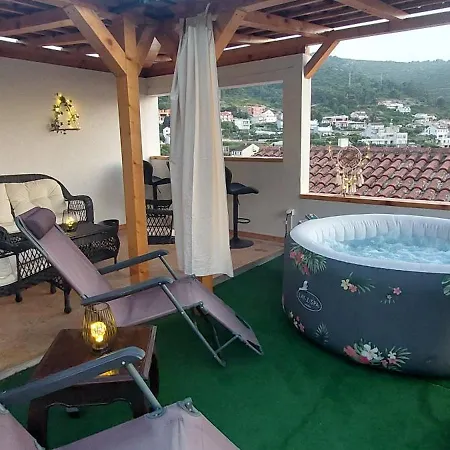 Panoramic View With Jacuzzi