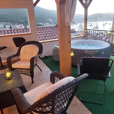 Panoramic View With Jacuzzi فيس