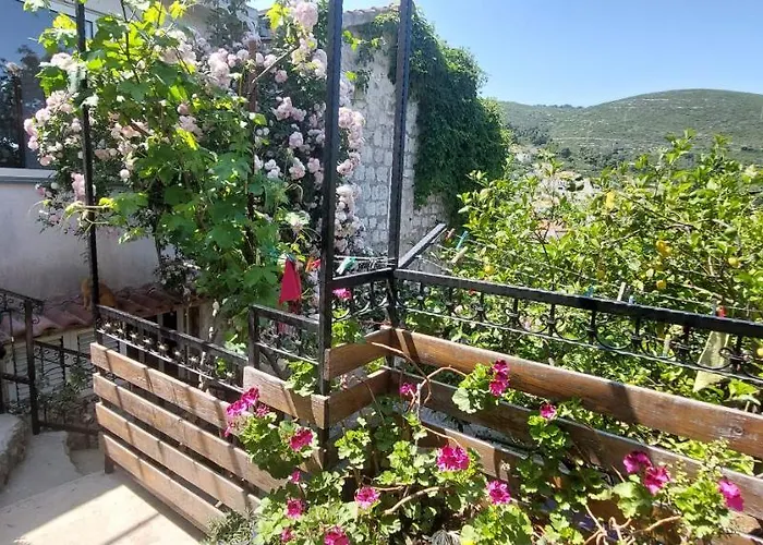 Panoramic View With Jacuzzi *
