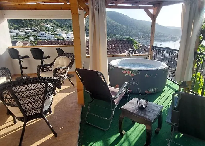 Panoramic View With Jacuzzi